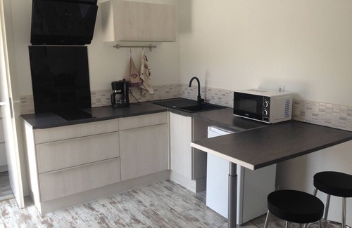 L'Isle-sur-la-Sorgue Apartment | Independent furnished studio 3 * with swimming pool
