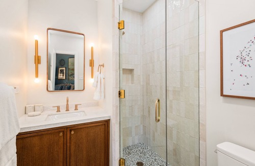 Aspen Hotel | Independence Square 205 | Stylish Hotel Room with A/C, Great Location in Aspen