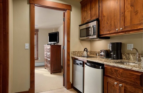 Breckenridge Resort | Independence SuperChair in its Backyard! 1 Bedroom Suite