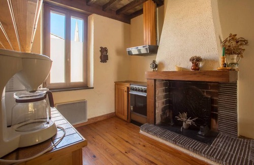 Mirepoix House | Independent apartment for 4 to 5 people, town center and very quiet.