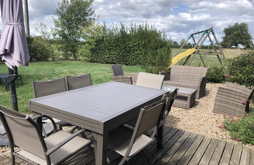 Le Bouchaud Cottage | Independent countryside cottage with garden, perfect for family gatherings