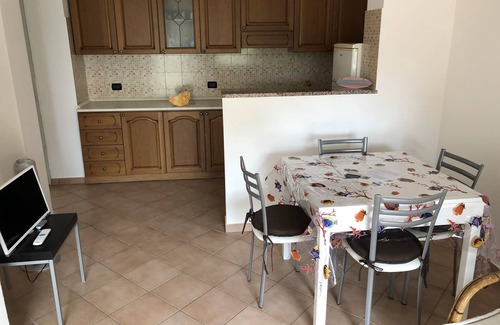 Fano House | Independent entrance apartment with private car