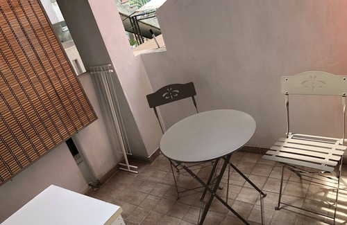 Fano House | Independent entrance apartment with private car
