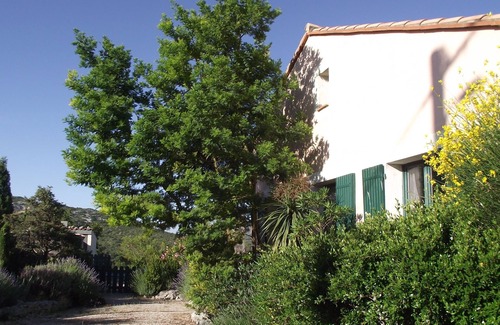 Vingrau Apartment | Independent Garden Apartment, Pool