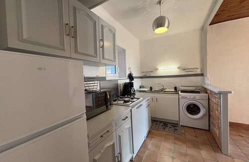 Saulcet Cottage | Independent house in vineyard, pets welcome