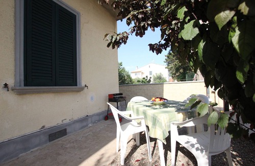 Rosignano Marittimo Apartment | Independent apartment with 3 bedrooms and private garden a few steps from the famous White Beaches of Vada