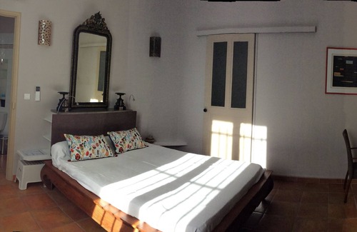 Faubourg House | Independent room in character town house.