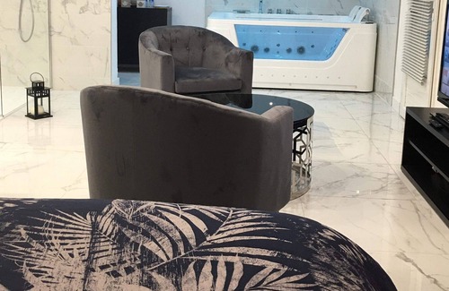 Brue-Auriac Bed & Breakfast | Independent suite with balneo in the heart of the vineyards