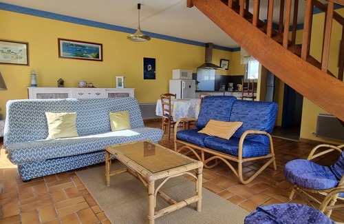 Tregunc House | Independent twin villas 100m from the sea