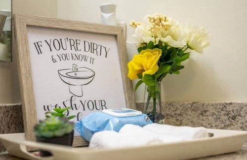 Market East District Apartment | INDI 115 N. Penn St. Modern 1Bd 1Ba W/King Bed in the Heart of Downtown