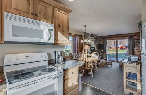 Clark Cabin | Indian- Full kitchen, pet friendly, stunning views