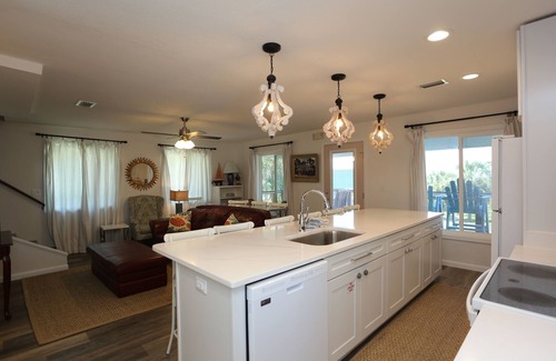 Indian Pass House | Indian Pass, Gulf View, Close To The Beach, Pet Friendly ~ Latitude Adjustment
