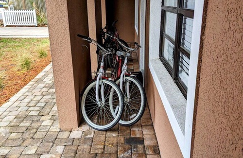 Titusville House | Indian River Escape ~ Hot Tub ~ Steps to River