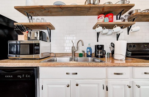 Central Oklahoma City House | Indie Escape-2 in 1- stone’s throw to the Plaza