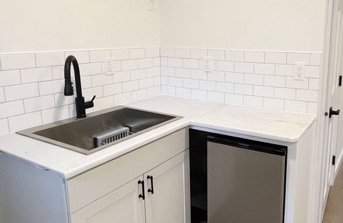 Kingston Stockade District House | Indoor-Outdoor Retreat in the Heart of Uptown Kingston