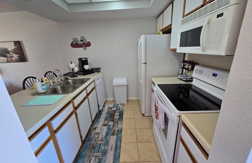 Kimberling City Condo | Indoor Pool at Beautiful Table Rock Lake Condo 2bd 2ba Only 20 min to SDC