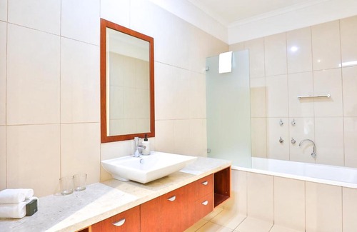 Mildura Central Business District Apartment | Indulge Apartments - Langtree