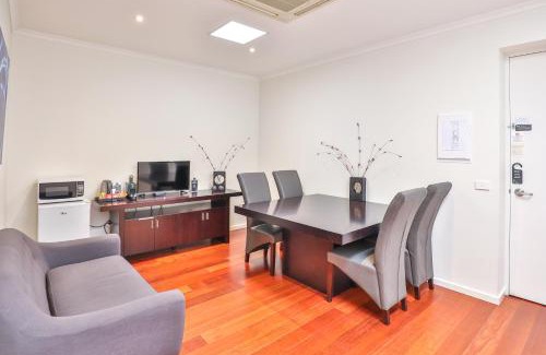 Mildura Central Business District Apartment | Indulge Apartments - Langtree