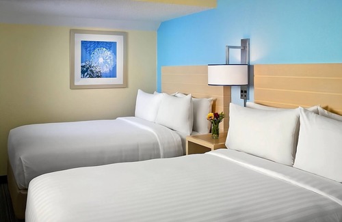 Auburn Hills Hotel | Indulge in Home Like Comfort 2 Comfortable Units, Full Kitchen, Pets Allowed