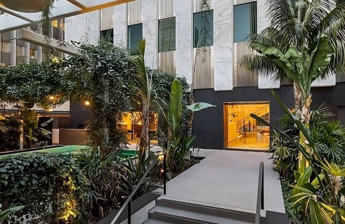 Financial District House | Indulge in Home Like Comfort, Dog-friendly, Near Walt Disney Concert Hall