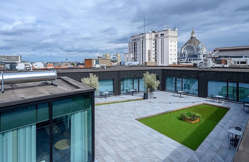 Jewish Quarter Apartment | Indulge in Home-Like Comfort! 2 Stylish Units with Full Kitchen and Balcony