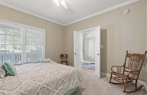 Eatonton House | Indulge in Luxury and Savings! Retreat with Hot Tub Three Suites with King Beds