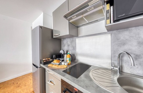Saint-Mande Apartment | Industrial apartment in charming Saint-Mandé with Balcony and WiFi Near Metro 1