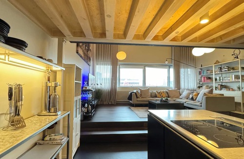 Wandsworth Apartment | Industrial-Chic 1BD Loft by the River — Fulham!