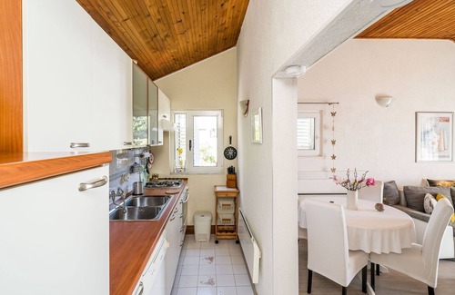 Lozica Apartment | Indy's Beach Apartments -Two Bedroom Apartment with Balcony and Sea View