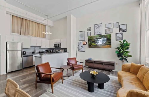 Downtown Indianapolis Apartment | IndyUrbanNest Sleeps8 Skywalk Convention Ctr