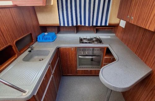 Chenille-Change Boat Rental | Ines - API-1-46-22