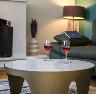 Old Town Apartment | Infinite Residences - Central Location, Tradition and Comfort