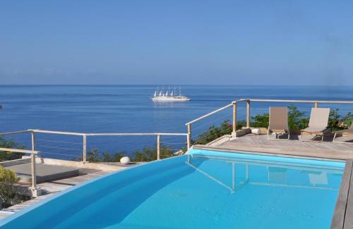 Bouillante House | Infiniti Blue