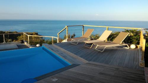 Bouillante House | Infiniti Blue