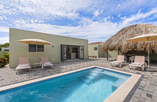 Marie Pampoen Villa | Infinity Blue villa met privezwembad, Mambo Beach