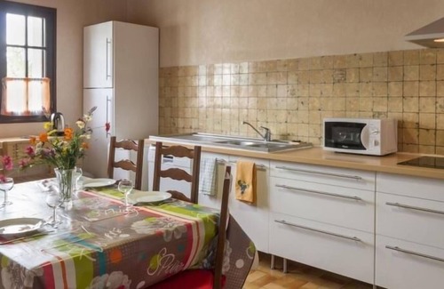 Aigrefeuille-sur-Maine Cottage | Inn Aigrefeuille-sur-Maine, 2 bedrooms, 5 people