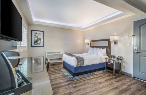 East Village Hotel | Inn at 50 at Long Beach Convention Center