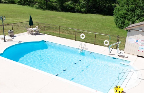 Thayerville Hotel | Inn At Deep Creek