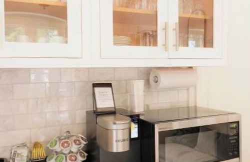 Portland Hotel | Inn at Parkspring 4 - Self Check In - Parking