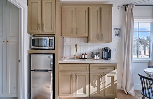 Williams Cabin | Inn History Grand Canyon Cabin 8