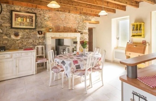 La Haie-Fouassiere House | Inn La Haie-Fouassière, 2 bedrooms, 5 people