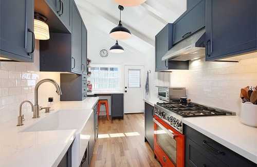Laguna Beach Cottage | Inn Through the Orange Door - Laguna Village cottage
