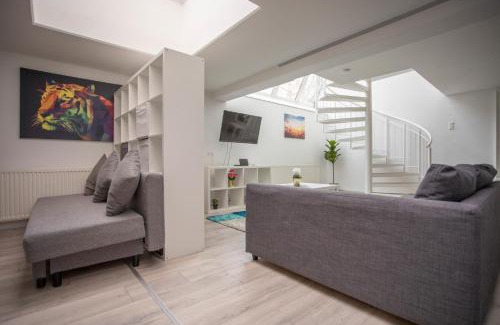 Pradl Apartment | Innsbruck City Center Duplex I 24h self-check-in