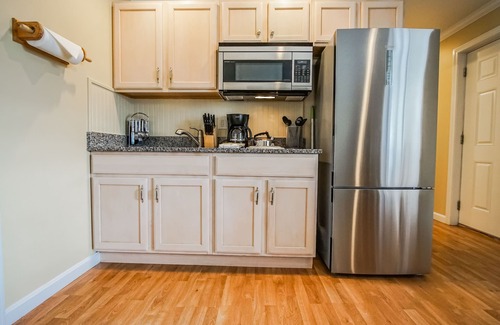 Falmouth Heights Apartment | InnSeason Resorts Captain's Quarters