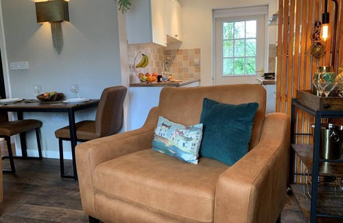 Camelford Cottage | INNY BROOK BURROW, pet friendly, with a garden in Camelford