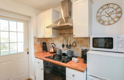 Camelford Cottage | INNY BROOK BURROW, pet friendly, with a garden in Camelford