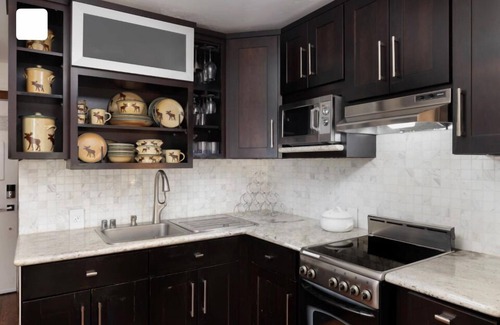 Aspen Condo | Inside Downtown Aspen! 4 blocks to Ski- AJAX Mountain! Steps to restaurants!
