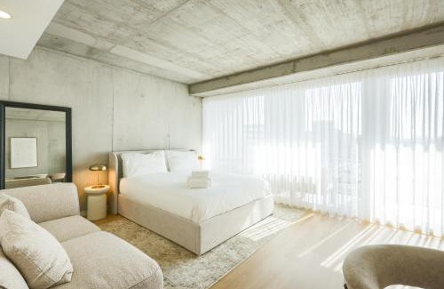 Aveiro Apartment | Inside Station