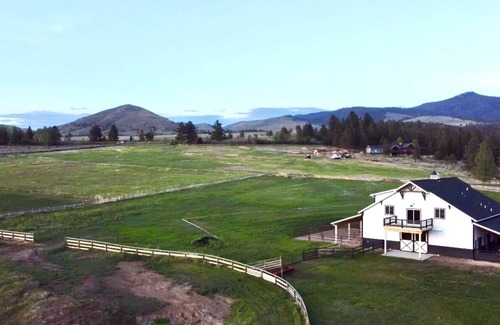 Corvallis House | Inspiring Views and Relaxing Montana Ranch Vacation!