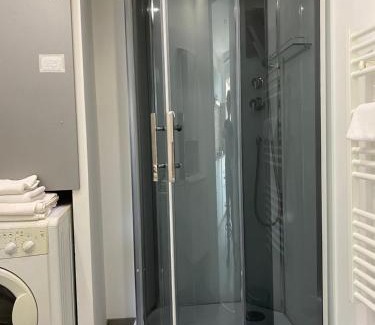 Jean-Medecin Apartment | Intérieurs-Cour